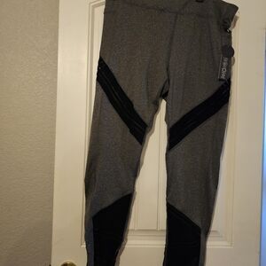 New Woman's Size 3x Leggings (95%Polyester 5%spandex)